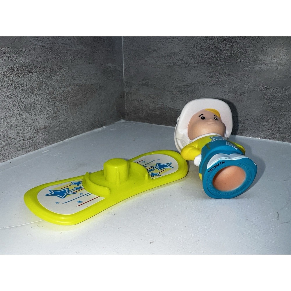 Fisher-Price Little People Eddie With Snowboard - Picture 6 of 7